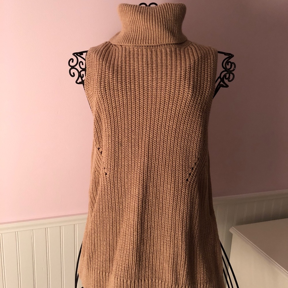 Abercrombie and Fitch brown sleeveless top